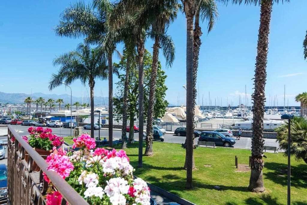 Casa Delle Zammare Fronte Mare Centro Storico Villa Riposto Eksteriør bilde