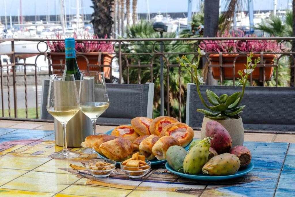 Casa Delle Zammare Fronte Mare Centro Storico Villa Riposto Eksteriør bilde